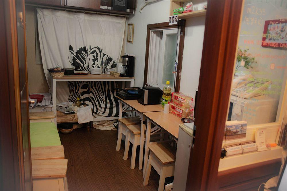 Sinchon Sisters Hostel Seoul Exterior foto